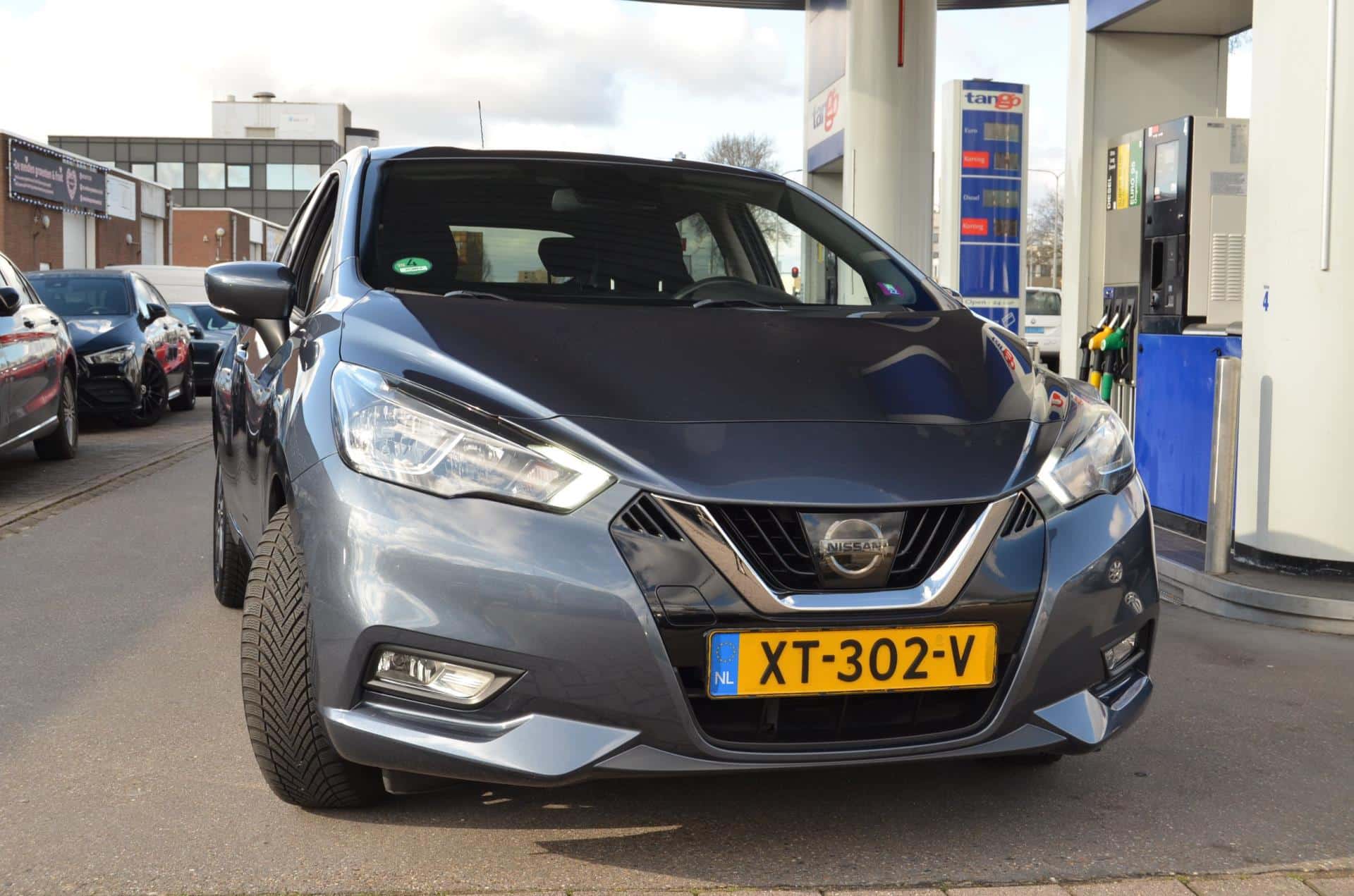 Bestuurdersstoel en dashboard van de Nissan Micra