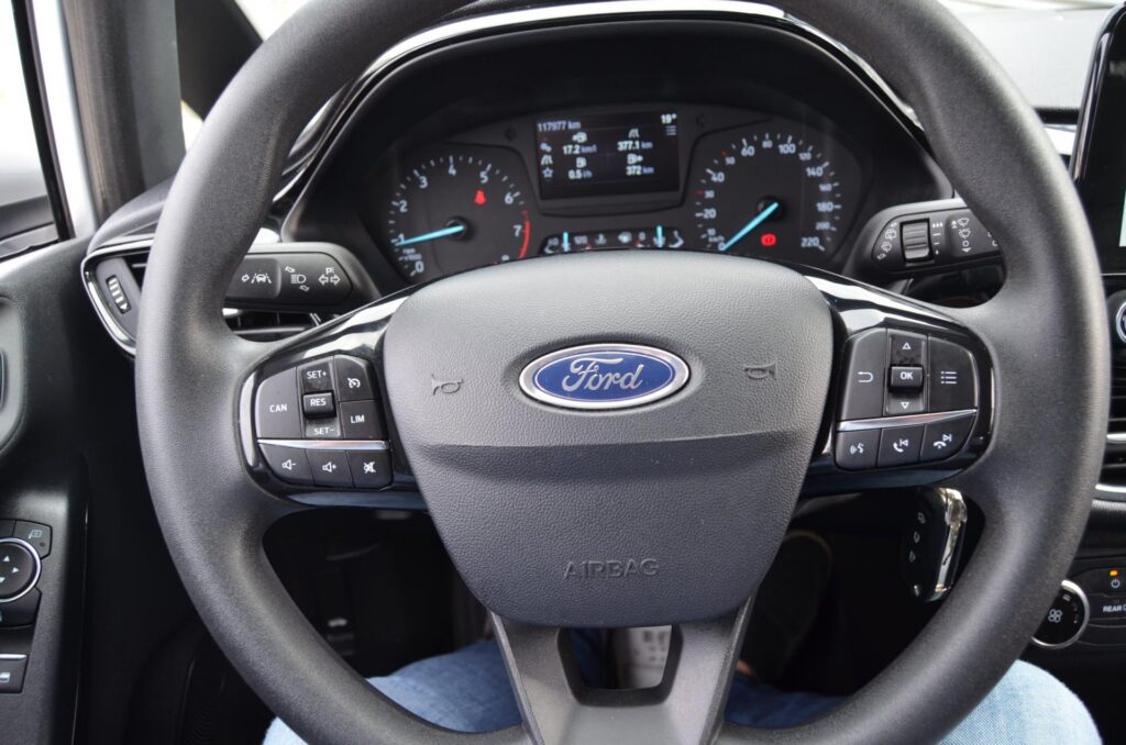 Ford Fiesta Hatchback - foto 13