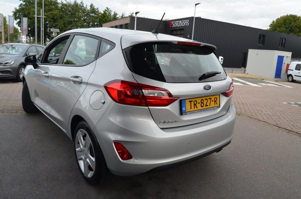 Ford Fiesta Hatchback - foto 4