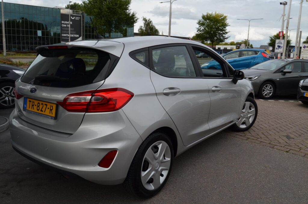 Ford Fiesta Hatchback - foto 5