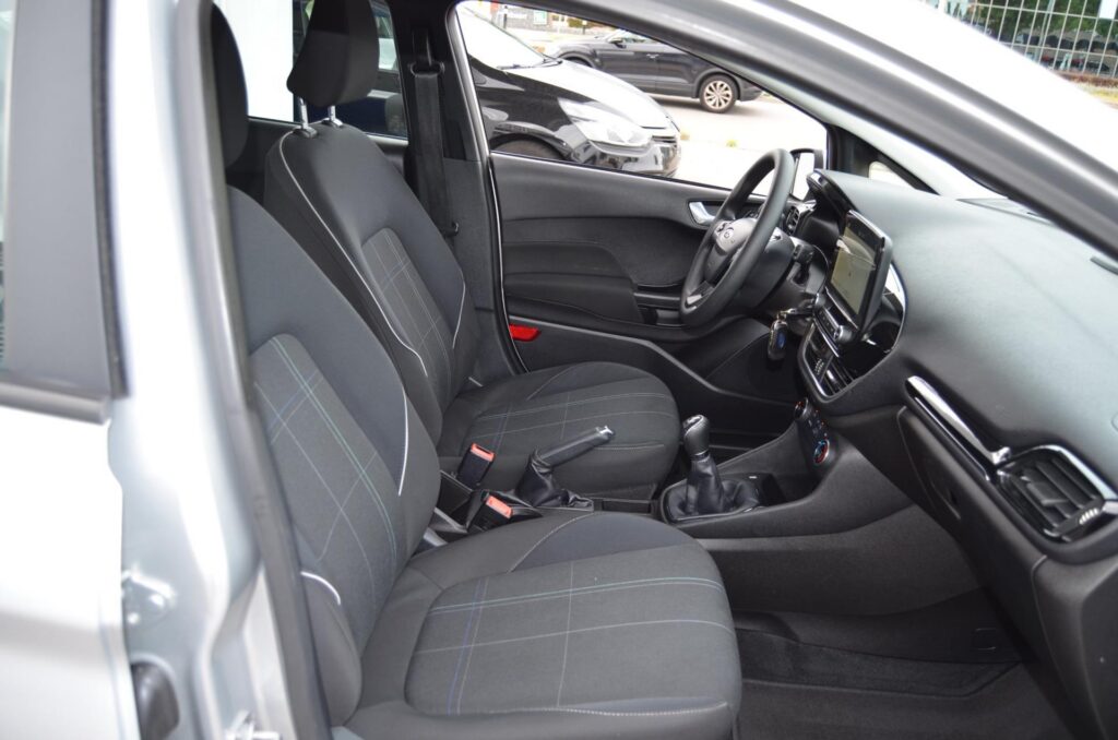 Ford Fiesta Hatchback - foto 7