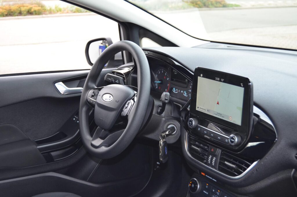 Ford Fiesta Hatchback - foto 8