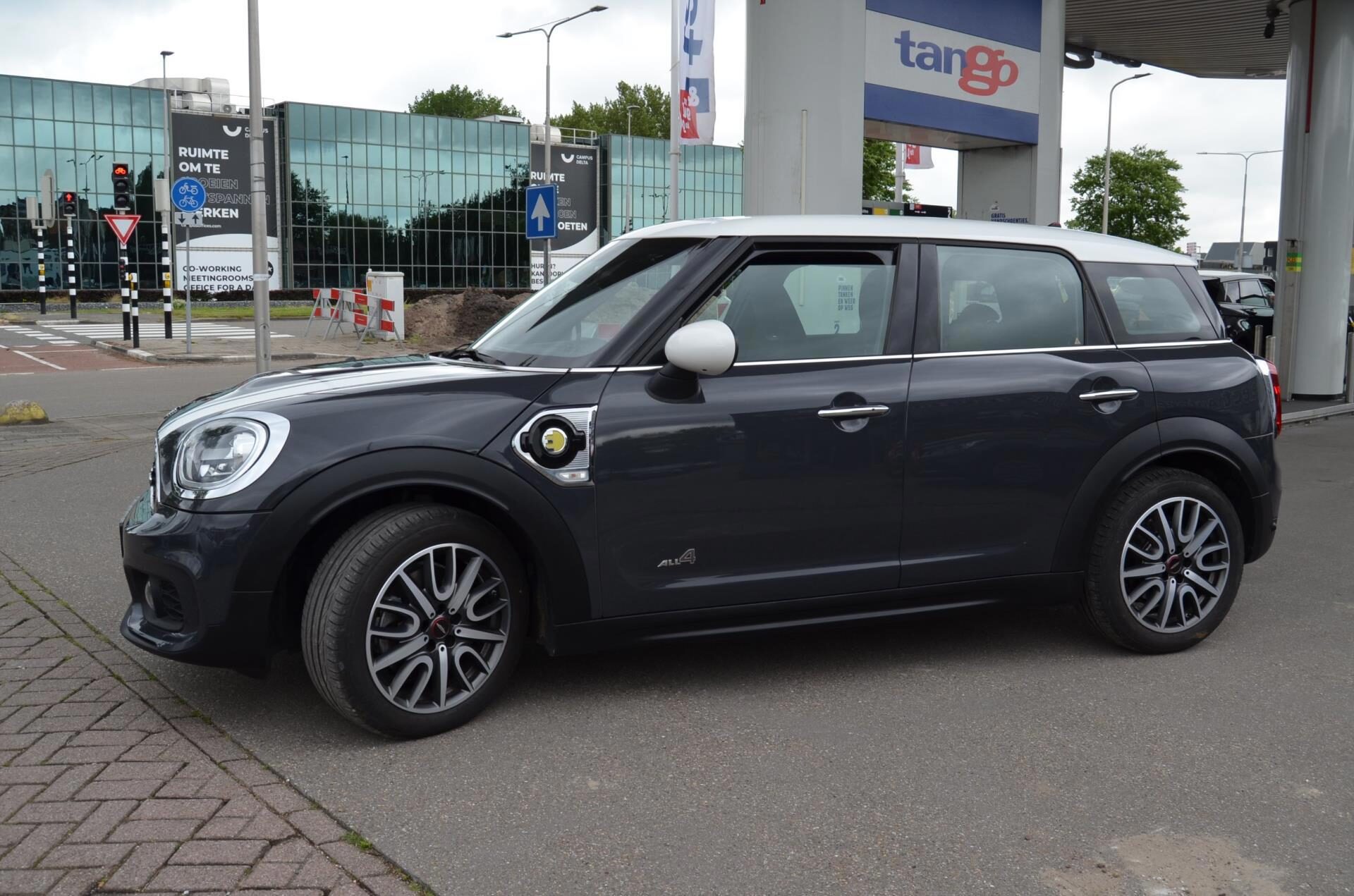 MINI Countryman 2.0 Cooper S E ALL4|JC WORKS UITVOERING: STOELEN, STUUR EN VELGEN 18"|AUTOMAAT|NAVI - Foto 5