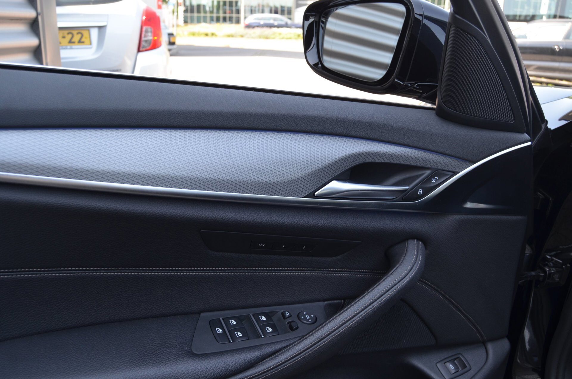 BMW 5 Serie Touring 520i High Executive|M-PAKKET|ZWART LEER|DEALER AUTO|MEMORY|ELECTR. A.KLEP - Foto 17