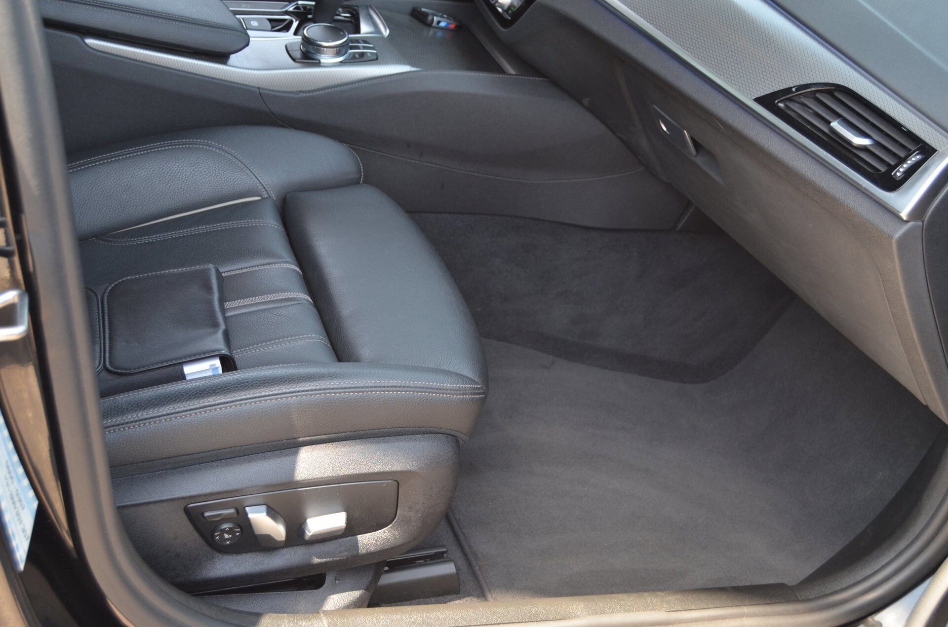 BMW 5 Serie Touring 520i High Executive|M-PAKKET|ZWART LEER|DEALER AUTO|MEMORY|ELECTR. A.KLEP - Foto 8