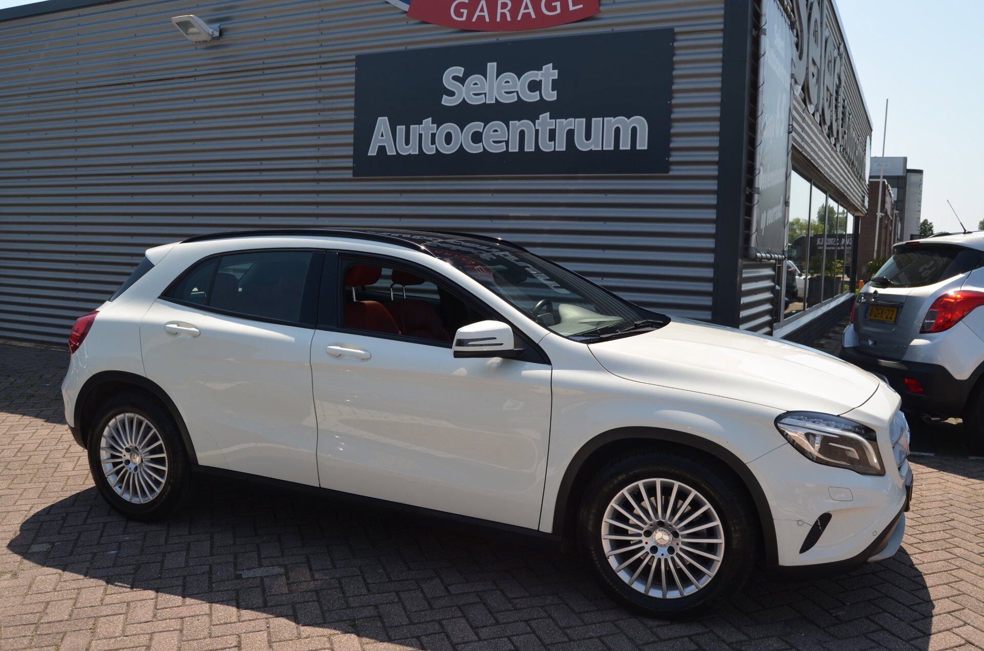 Mercedes-Benz GLA 200 Ambition Comfort| WIT | PANO ADK|ROOD LEDER|112000KM|NAVI| - Foto 3