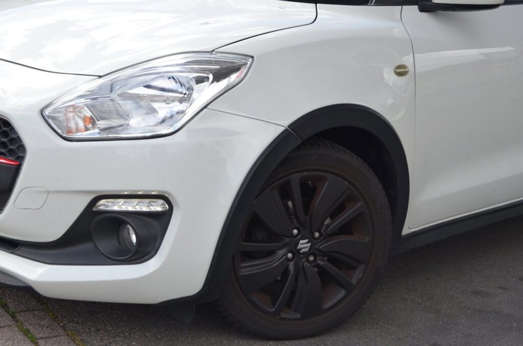 Suzuki Swift Hatchback - foto 2