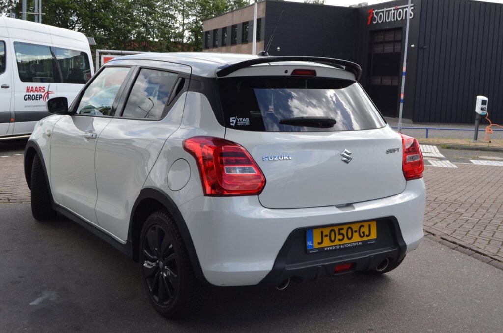 Suzuki Swift Hatchback - foto 3