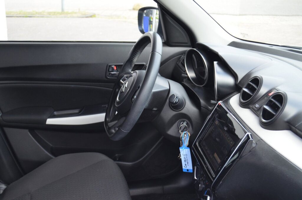 Suzuki Swift Hatchback - foto 7