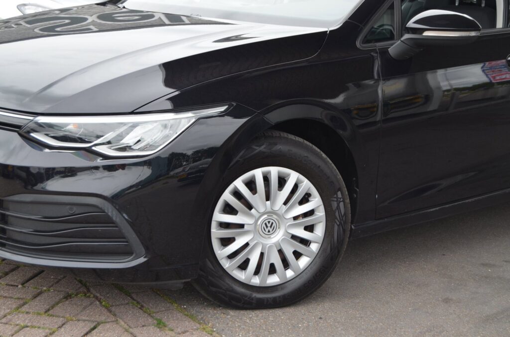 Volkswagen Golf Hatchback - foto 2