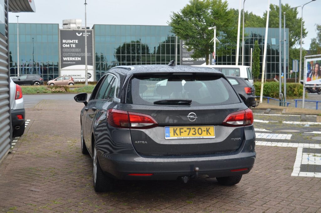 Opel Astra Stationwagon - foto 6