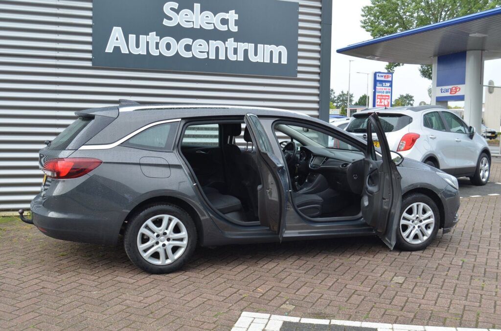 Opel Astra Stationwagon - foto 7