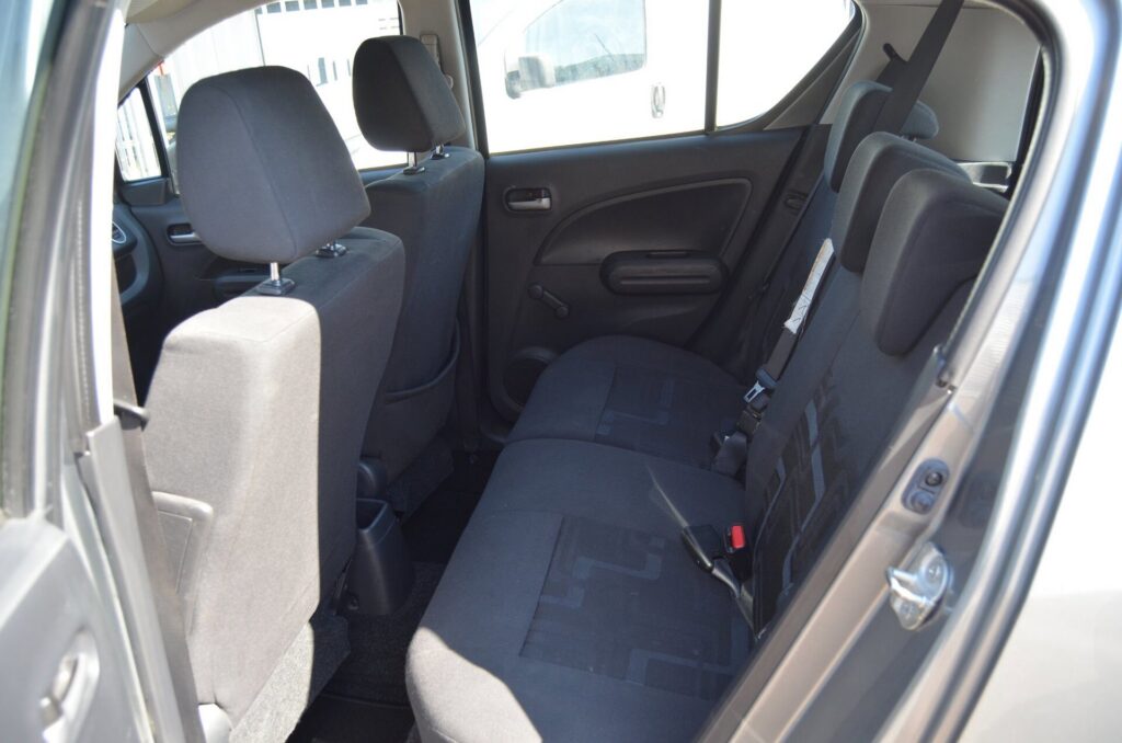 Suzuki Splash Hatchback - foto 16
