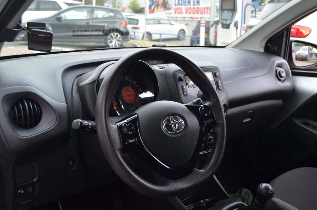 Toyota Aygo Hatchback - foto 12
