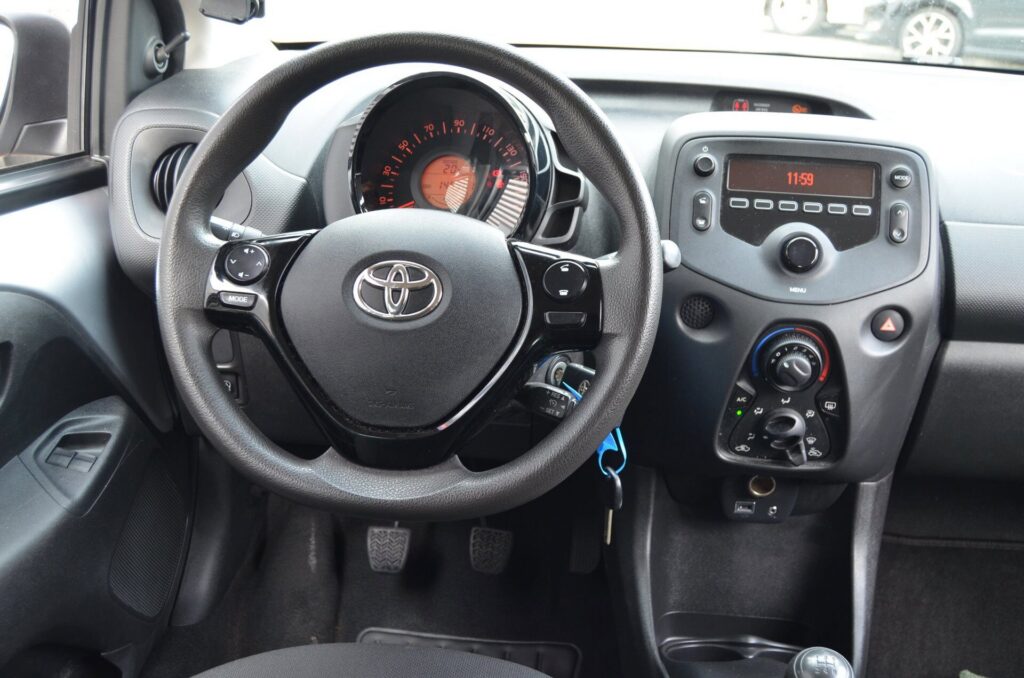 Toyota Aygo Hatchback - foto 2