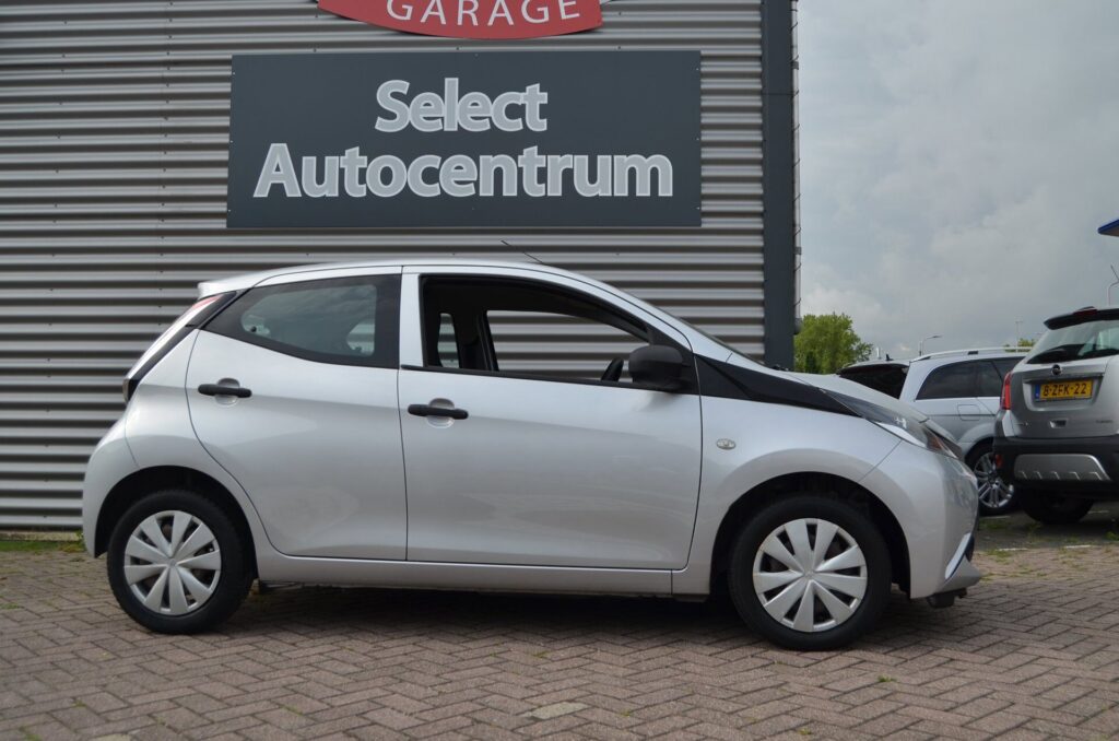 Toyota Aygo Hatchback - foto 5