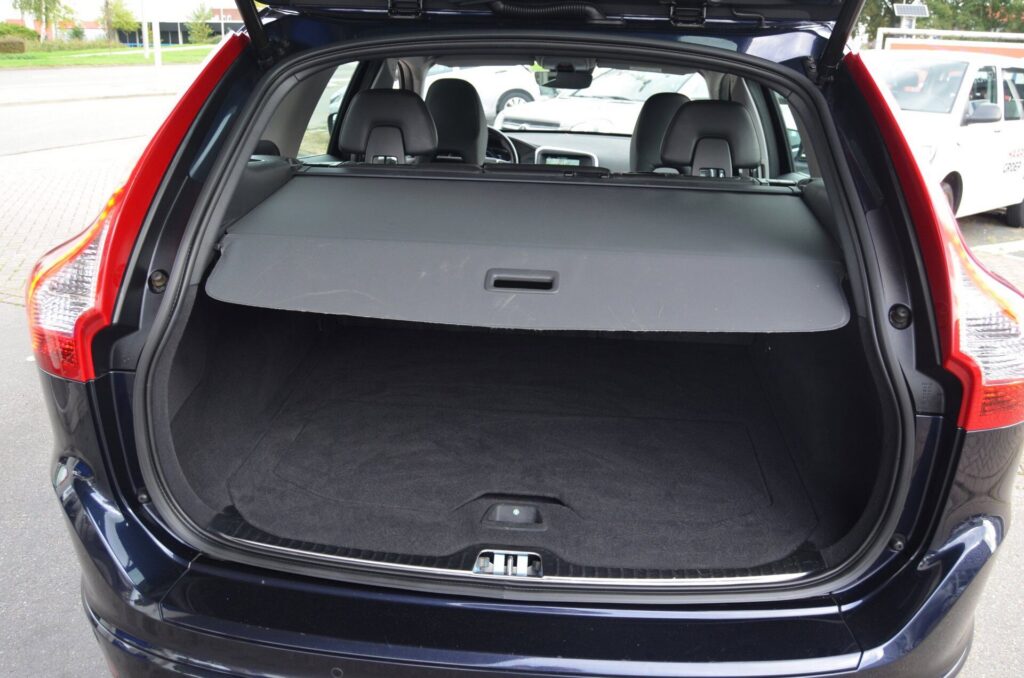 Volvo XC60 SUV - foto 11