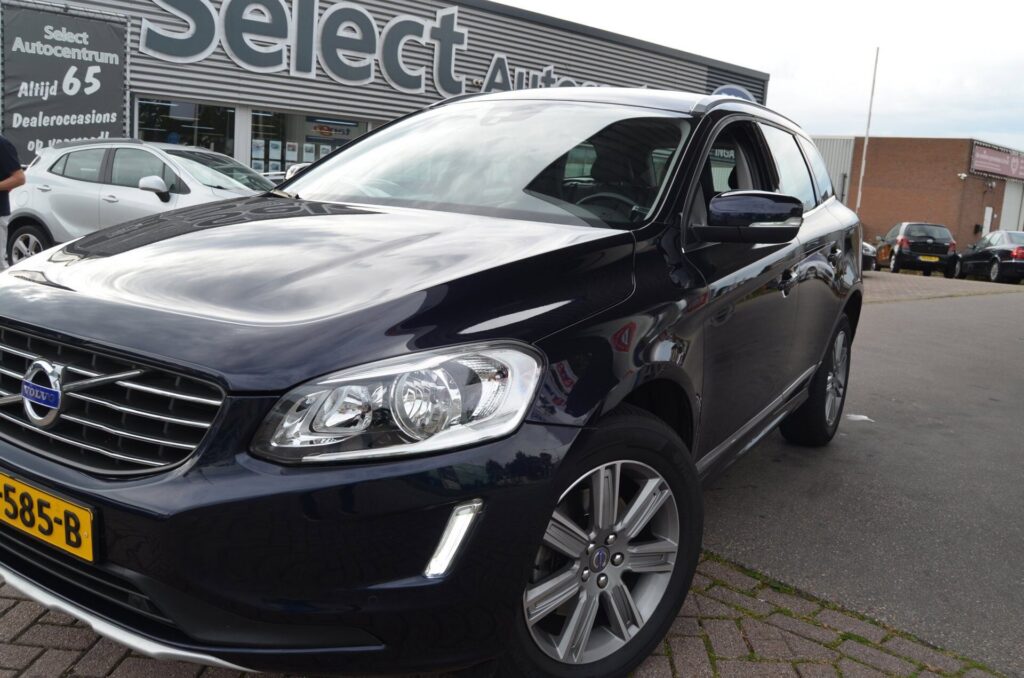 Volvo XC60 SUV - foto 13