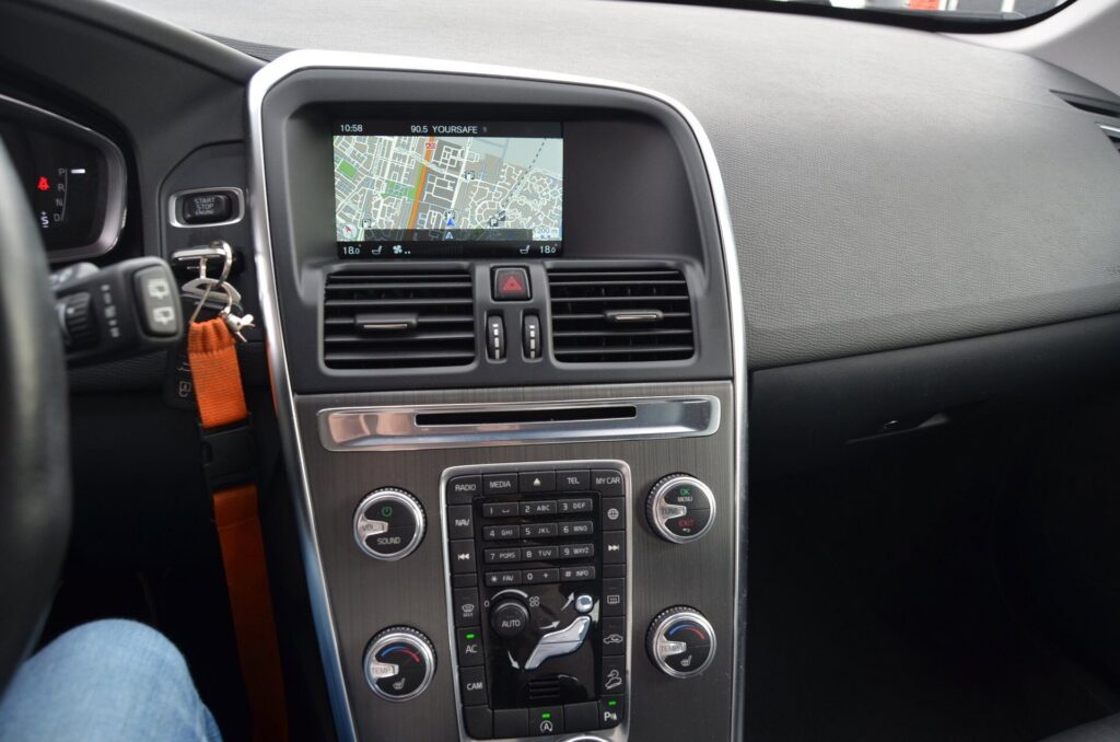 Volvo XC60 SUV - foto 14