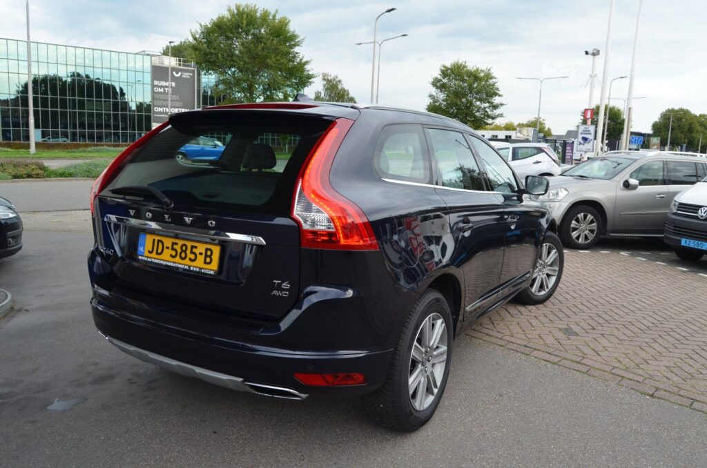 Volvo XC60 SUV - foto 6