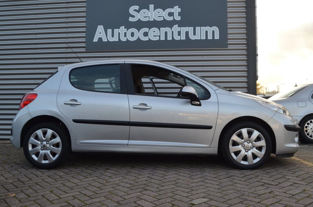 Peugeot 207 Hatchback - foto 10