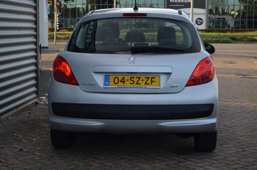 Peugeot 207 Hatchback - foto 11