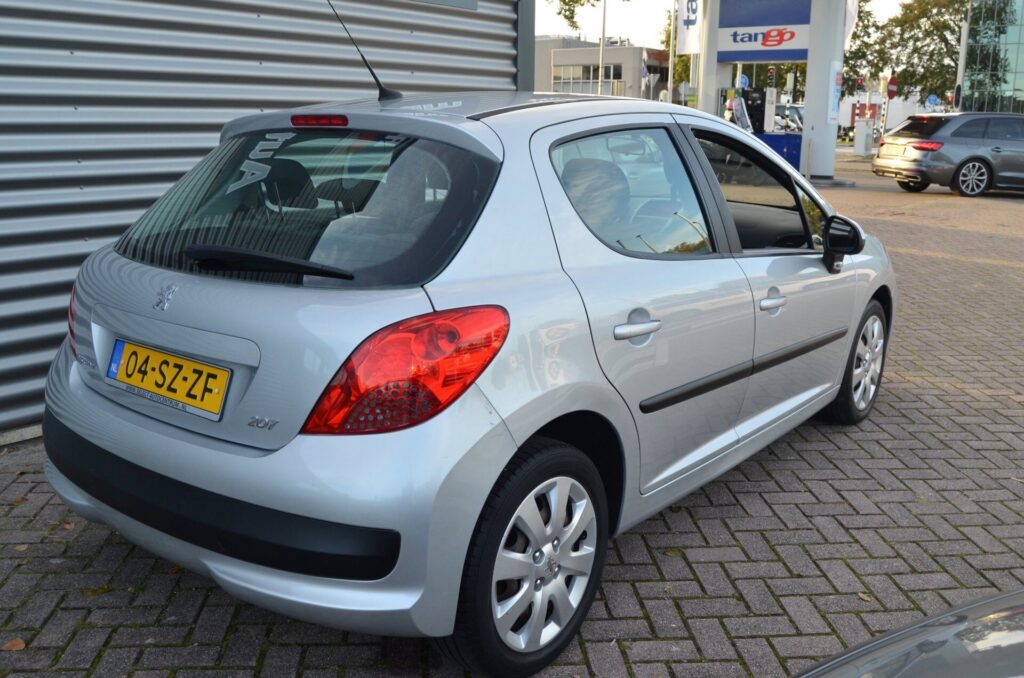 Peugeot 207 Hatchback - foto 13