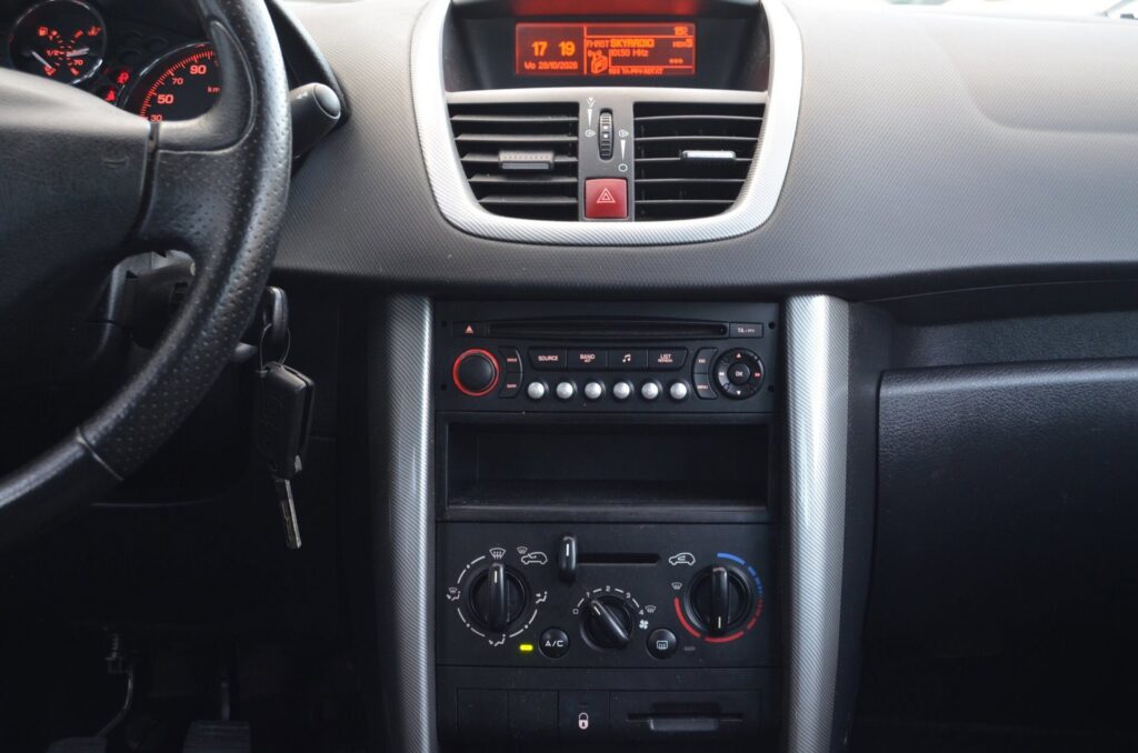Peugeot 207 Hatchback - foto 14