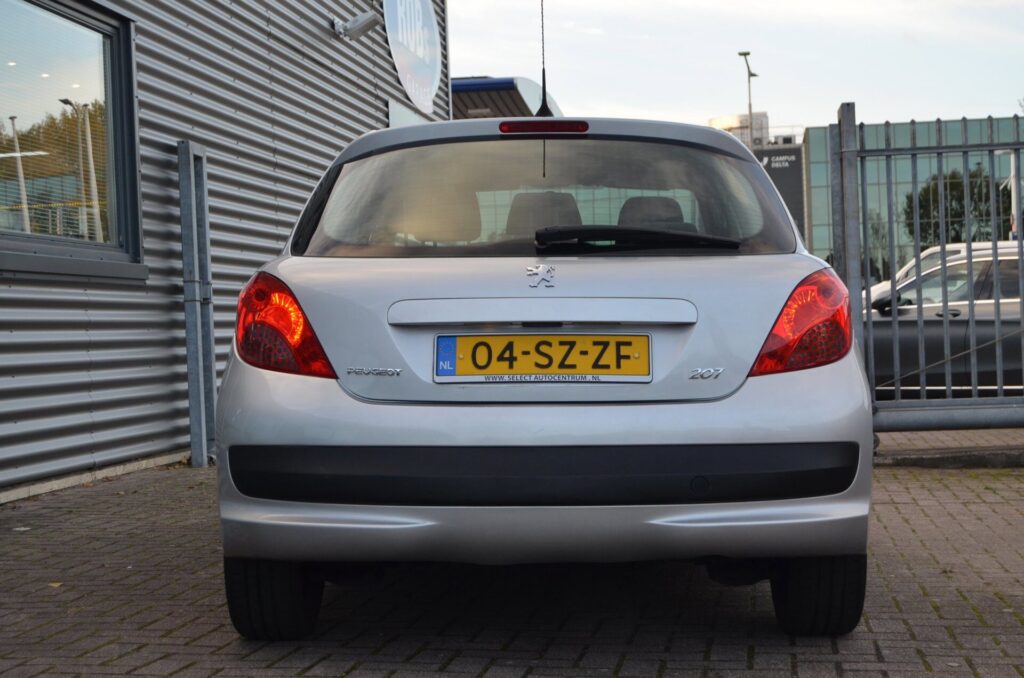 Peugeot 207 Hatchback - foto 15