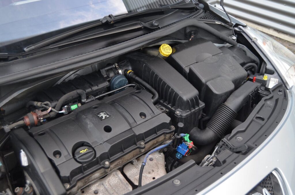 Peugeot 207 Hatchback - foto 17