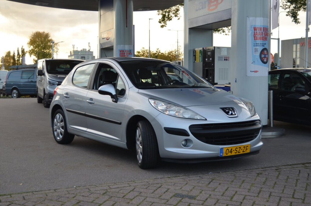 Peugeot 207 Hatchback - foto 20