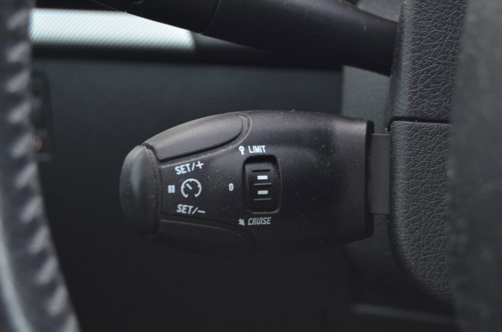 Peugeot 207 Hatchback - foto 4