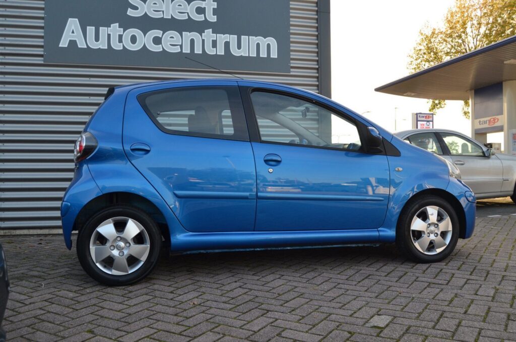 Toyota Aygo Hatchback - foto 10