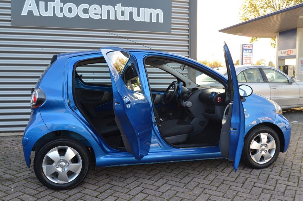 Toyota Aygo Hatchback - foto 14