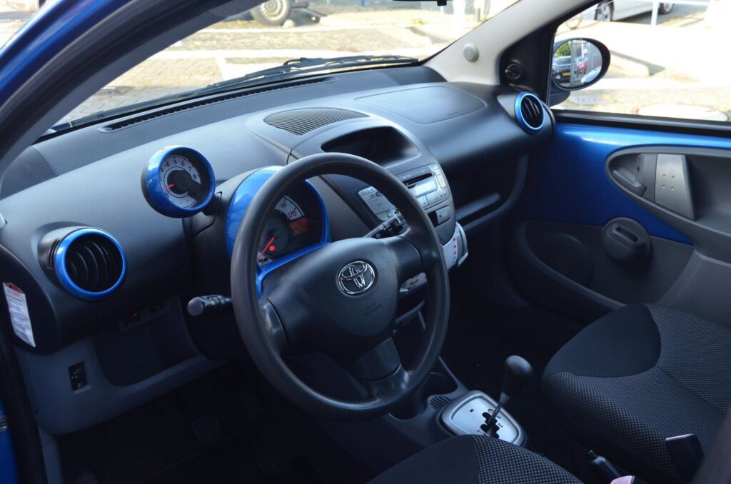 Toyota Aygo Hatchback - foto 2