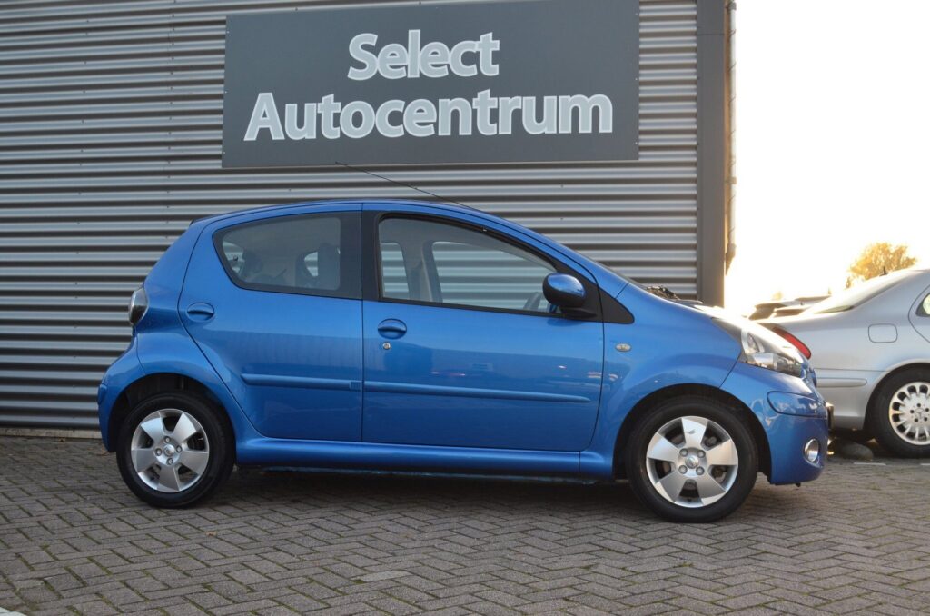 Toyota Aygo Hatchback - foto 9