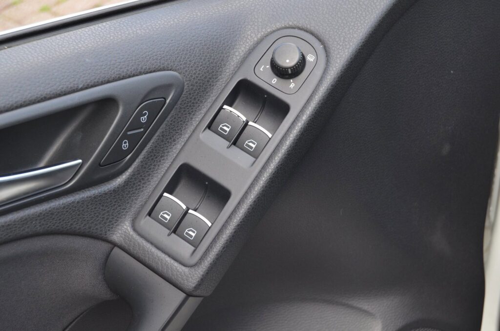 Volkswagen Golf Cabriolet - foto 12