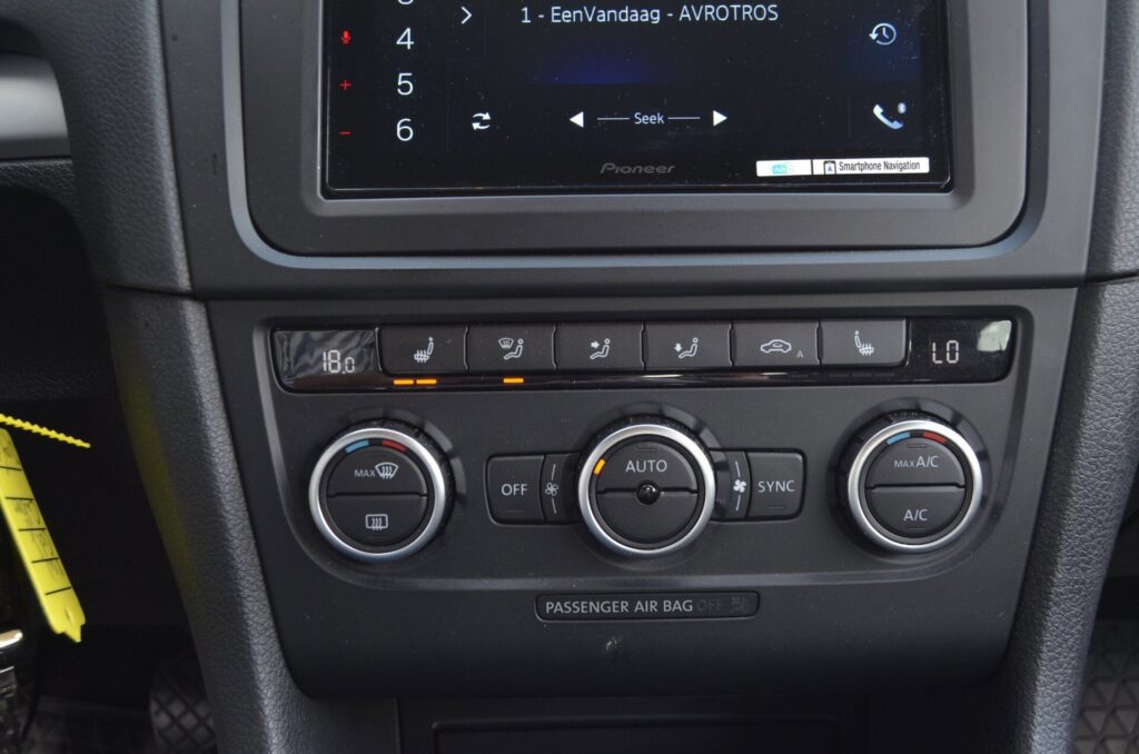 Volkswagen Golf Cabriolet - foto 18